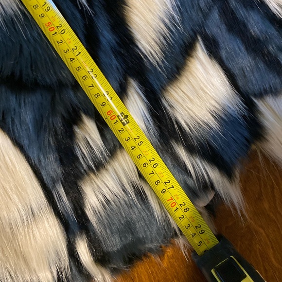 NWT colour block faux fur vest - Picture 4 of 5